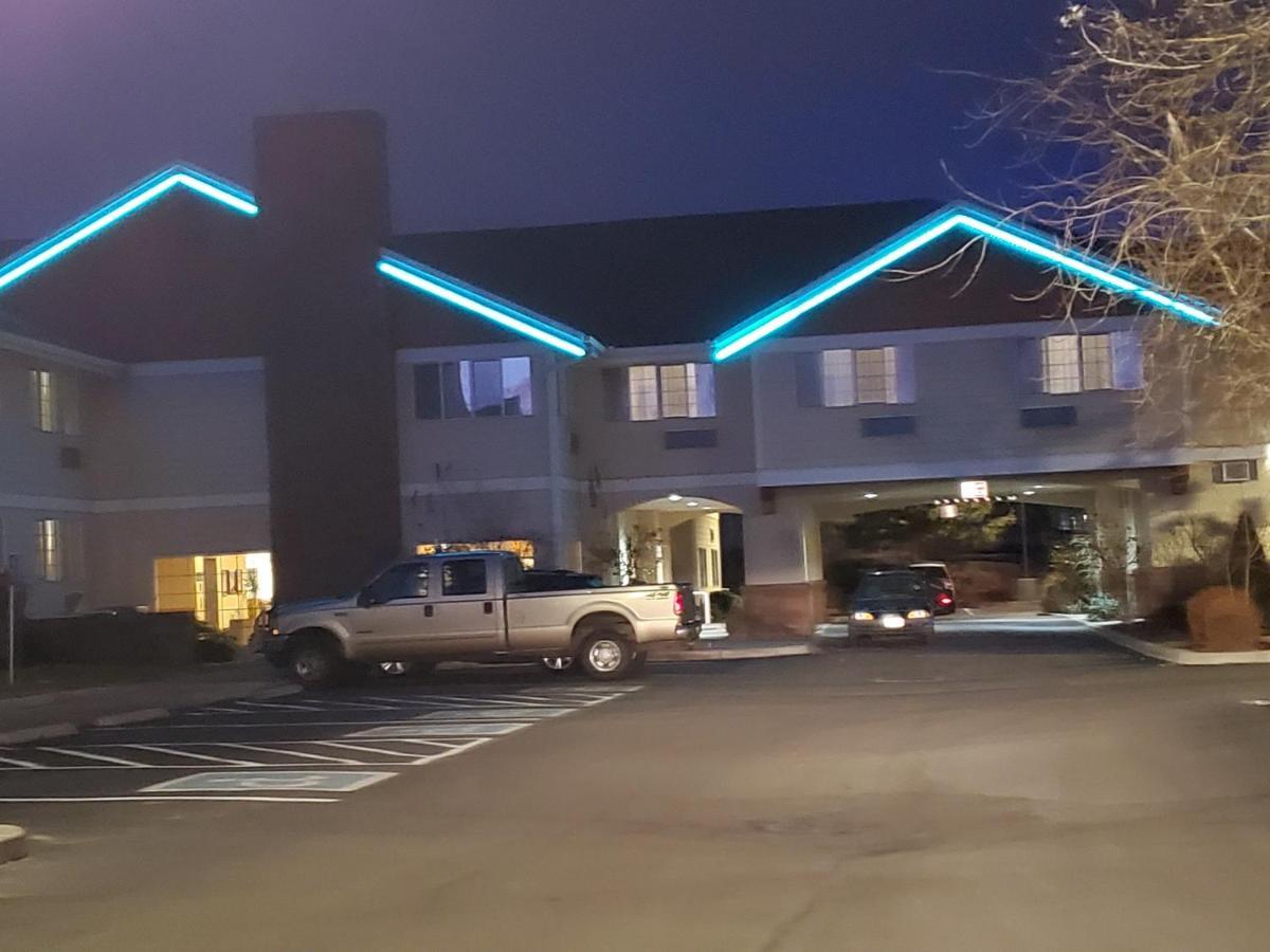 Country Inn & Suites By Radisson, Bend, Or Exterior photo